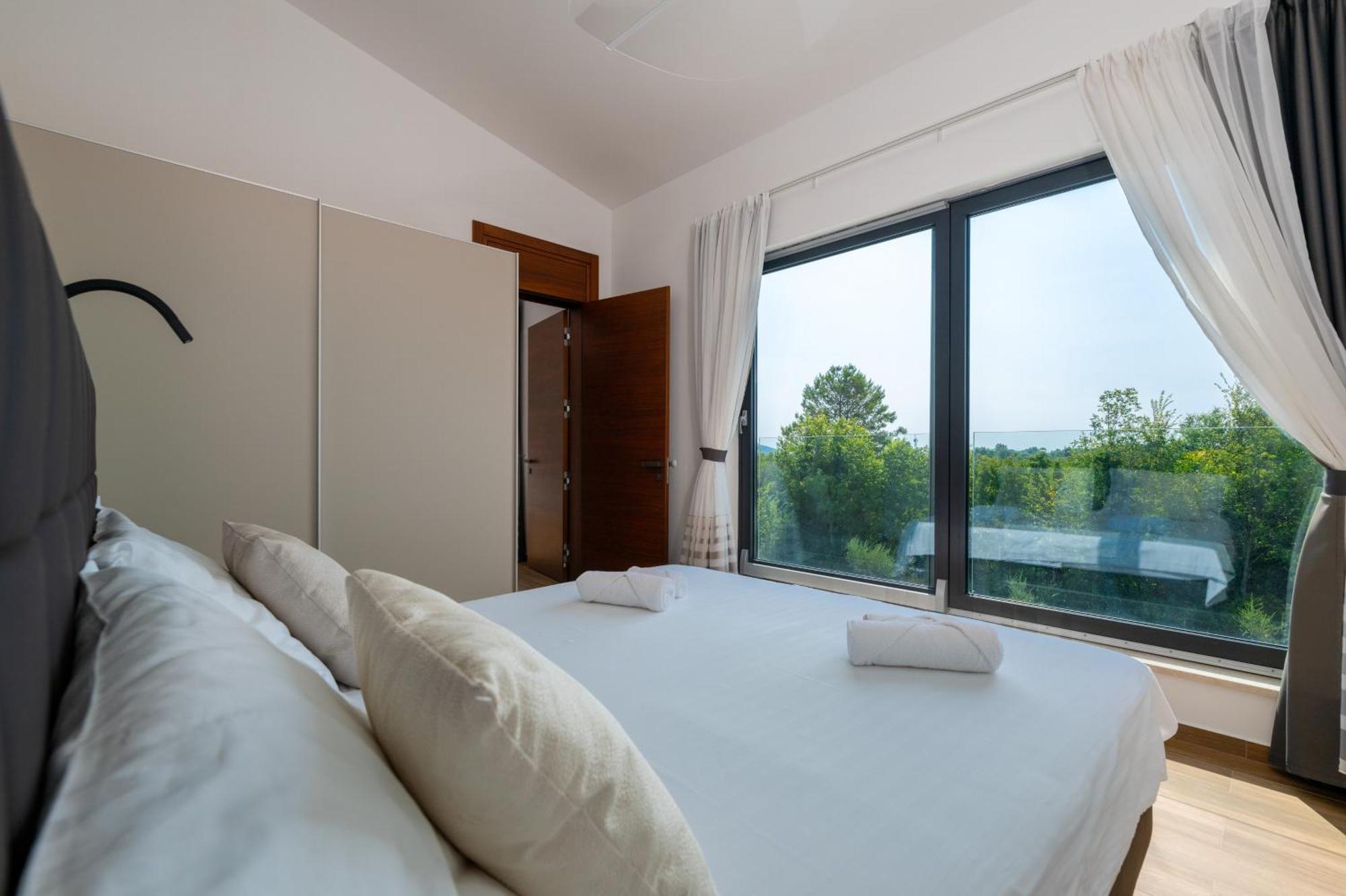 Martincic Residence - 5 Stars Luxury With Pool Heating On 4000M2 Rakalj Kültér fotó